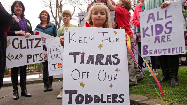 110913044057-toddler-tiara-protest-story-top.jpg